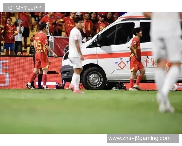 中国足球赛场频现打架事件引发热议球迷与球员的冲突何时才能终止