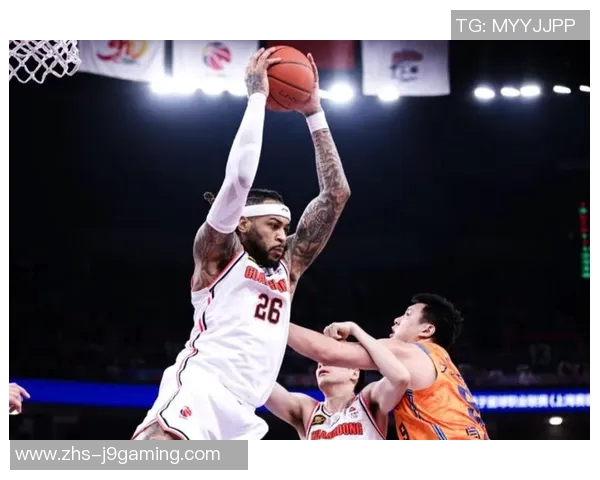 莫兰德因对上海球队做数钱手势被罚三万元引发热议